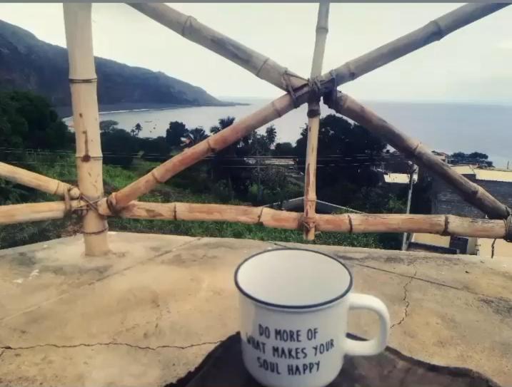 Kaza Ladera Bed & Breakfast Seladinha Luaran gambar