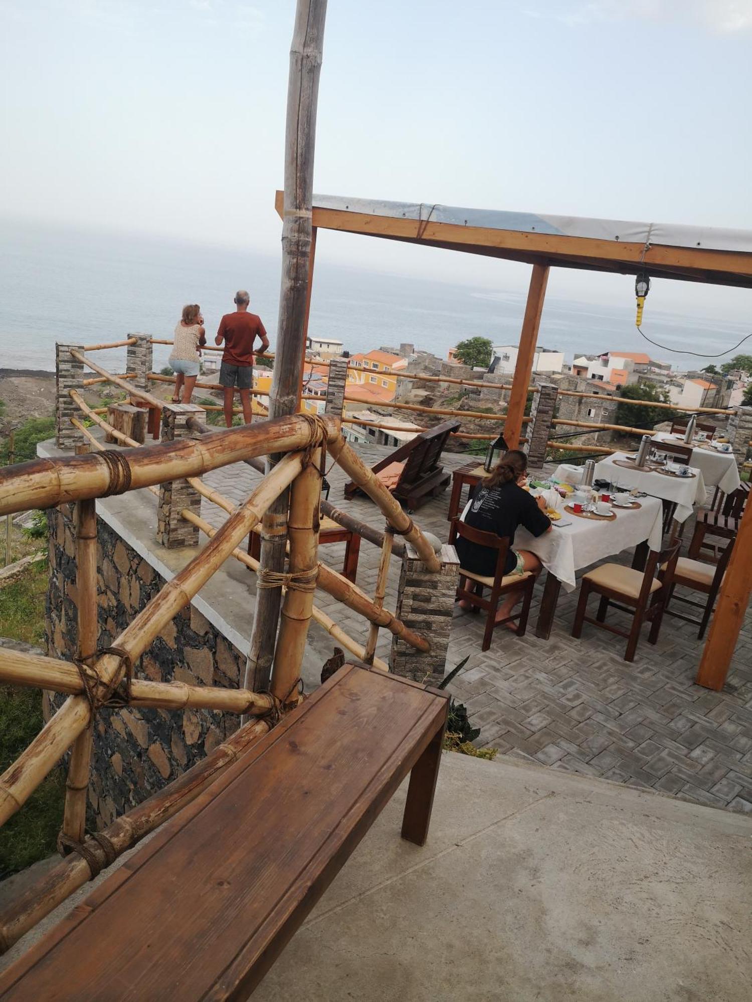 Kaza Ladera Bed & Breakfast Seladinha Luaran gambar