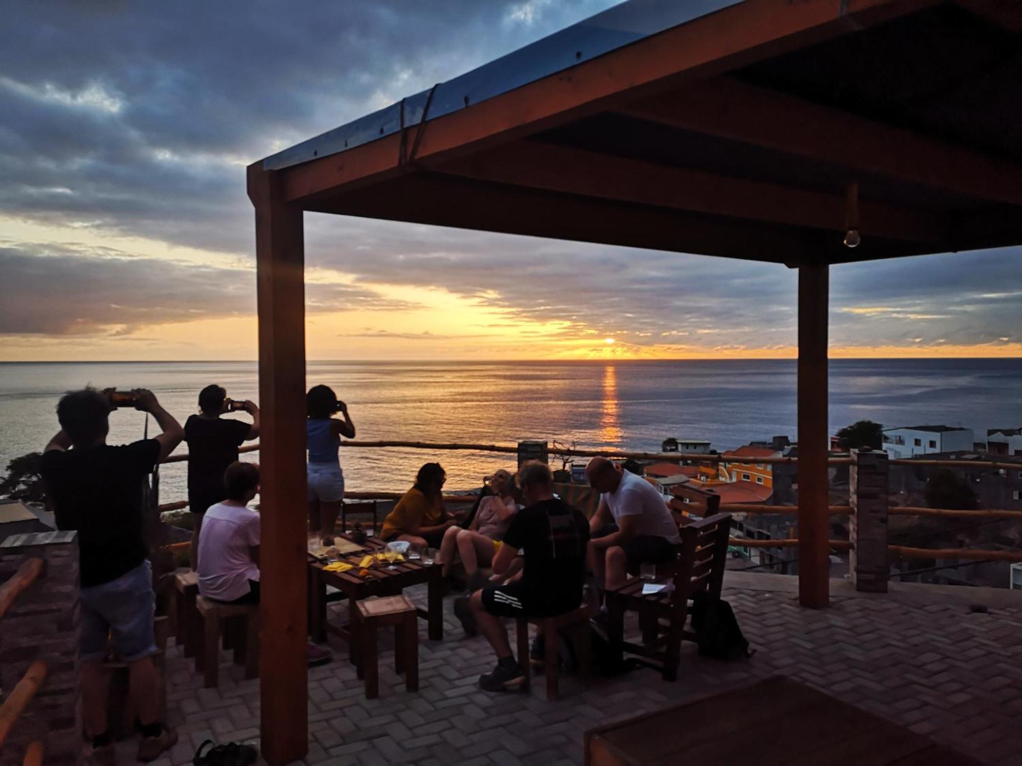 Kaza Ladera Bed & Breakfast Seladinha Luaran gambar